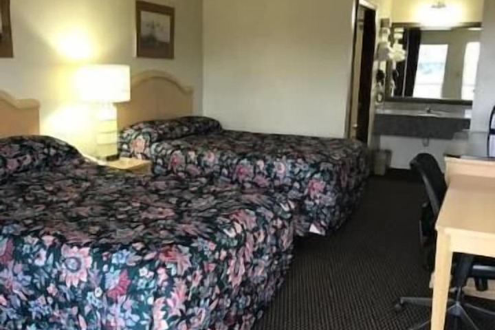 Room 17 of 34