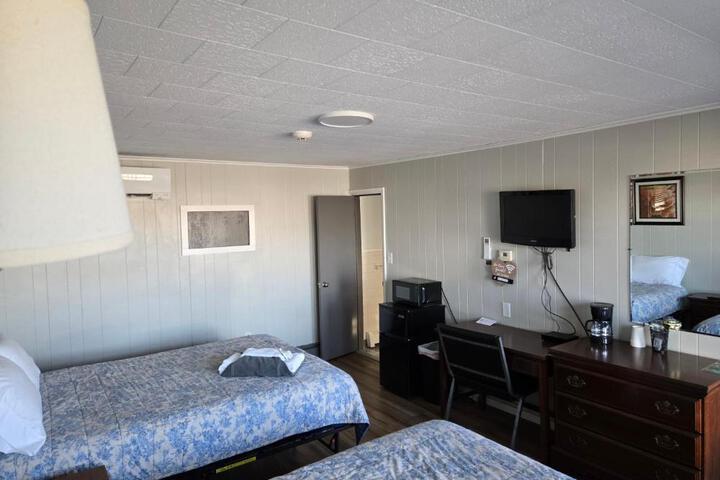 Russells Motel