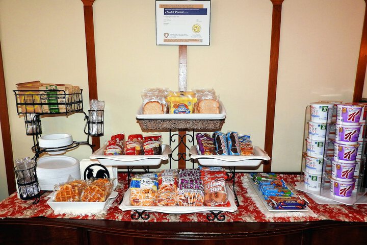 Champaign Garden Inn