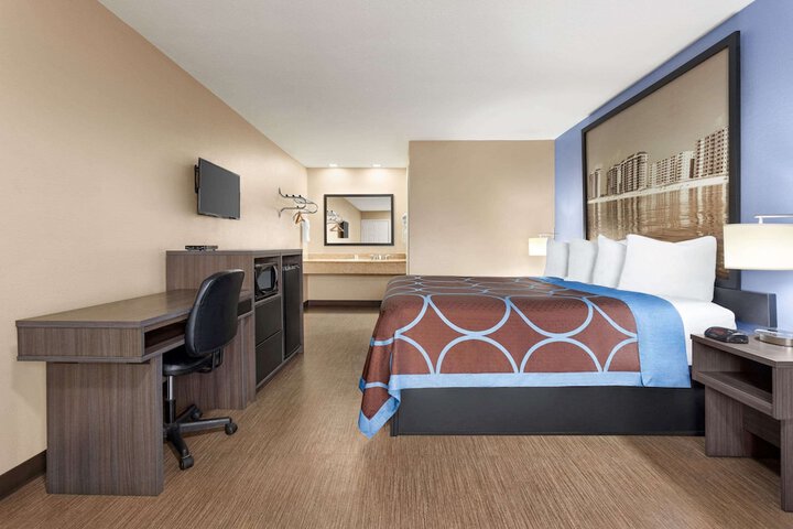 Room 34 of 38