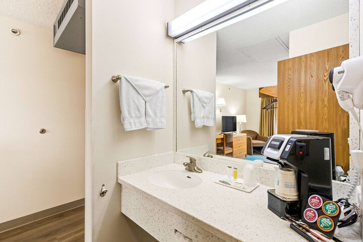 Room 14 of 30