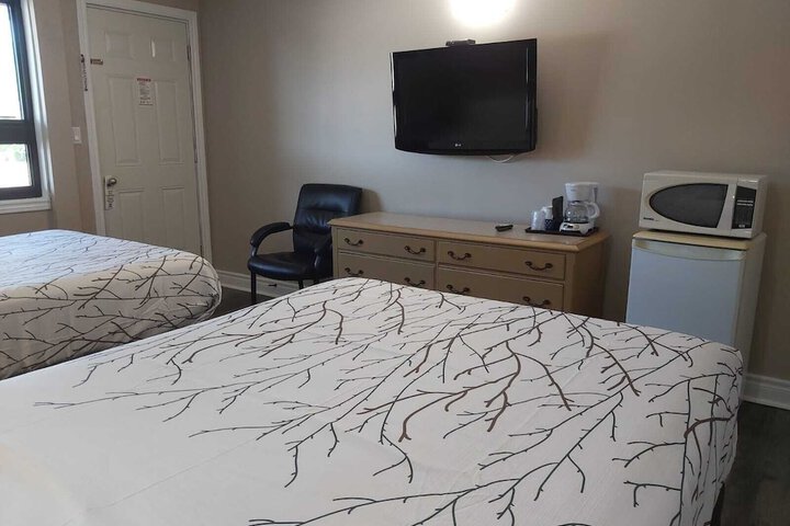 Room 6 of 32