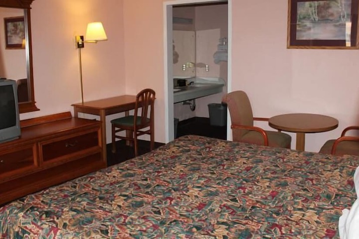 Room 15 of 15