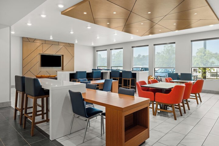 Holiday Inn Express Asheville Woodfin by IHG