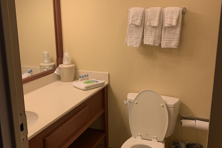 Room 6 of 30
