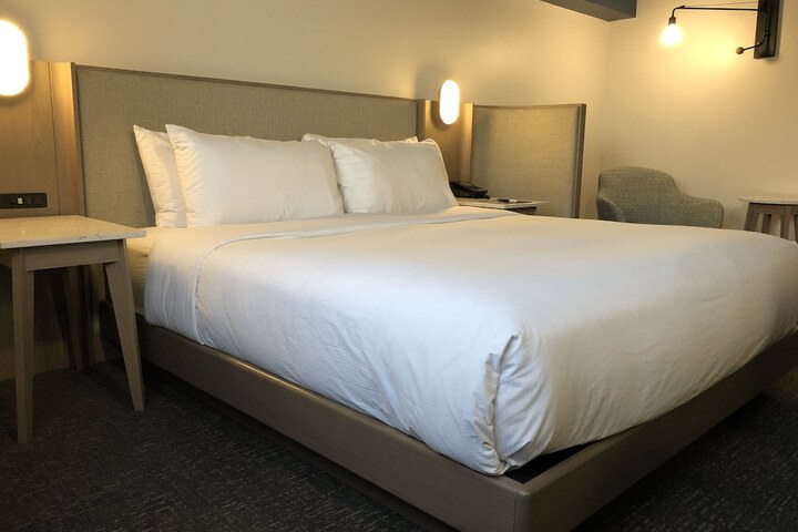 DoubleTree by Hilton St. Johns Harbourview