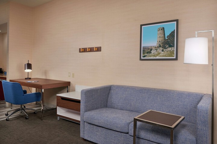 Room 11 of 25