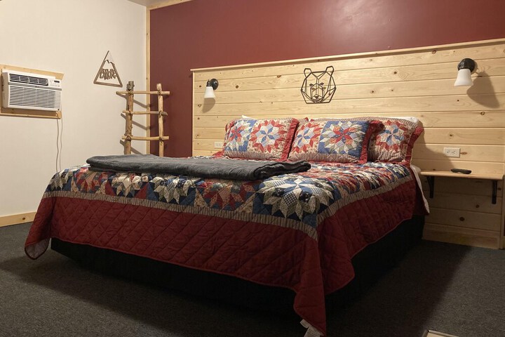 BEARADISE MOTEL