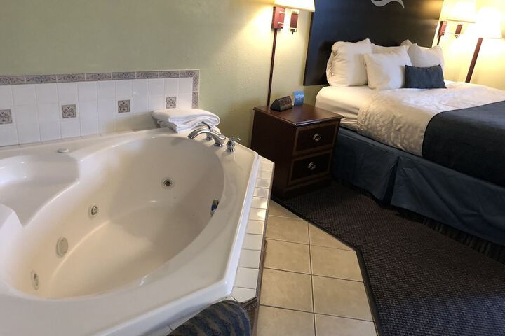 Room 9 of 29