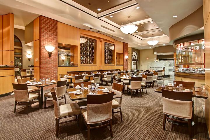 DoubleTree by Hilton Hotel Toronto Downtown