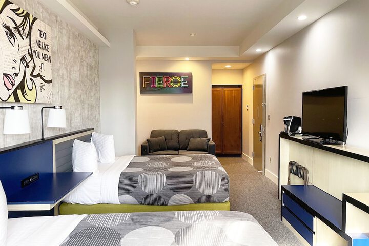 Leon Hotel LES