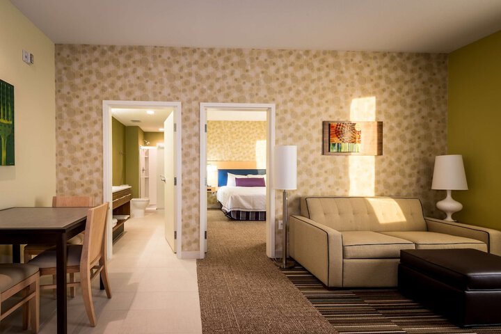 Room 43 of 71