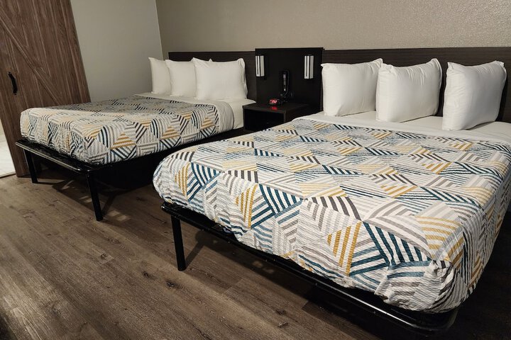 Room 32 of 38