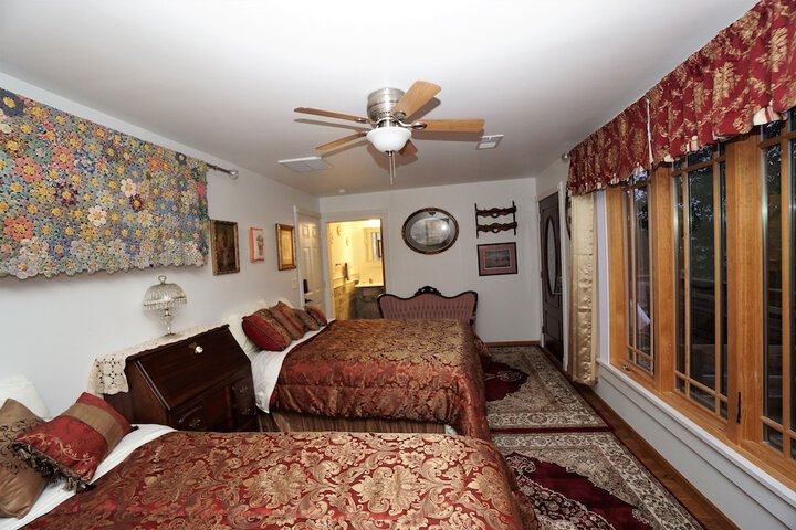 Room 13 of 73