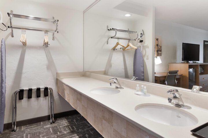Clarion Hotel Concord / Walnut Creek