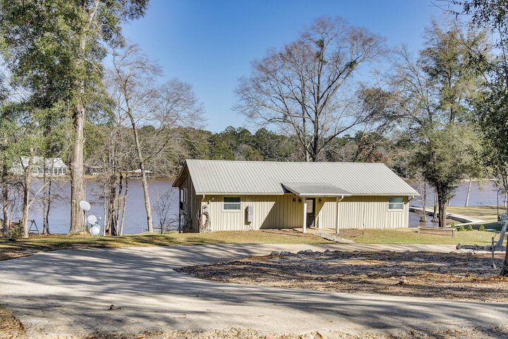 Tranquil Gantt Lake Home w / Deck & Patio!