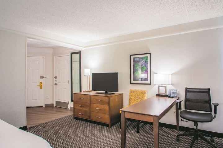 Room 38 of 65