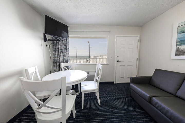 Room 21 of 24