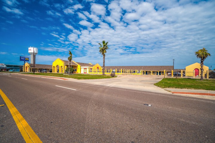 Hotel 6 of 43