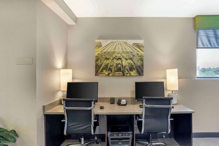 Business Center 30 of 30