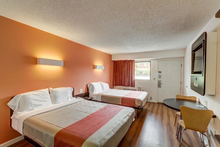 Motel 6 Berea KY