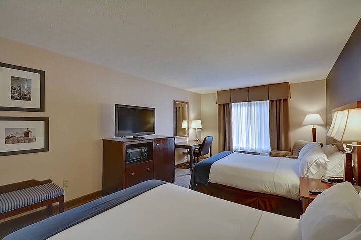Room 17 of 36