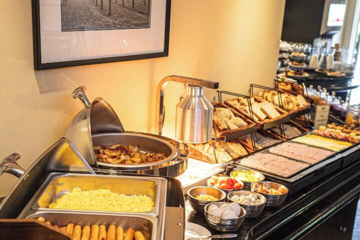 Le St-Martin Hotel & Suites Laval