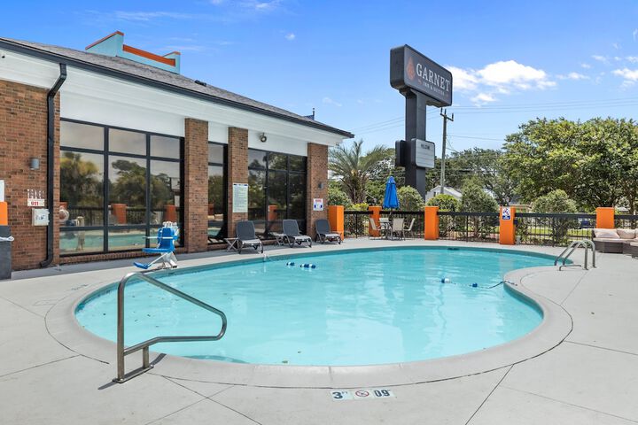 Pool 25 of 63