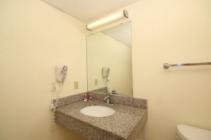 Room 19 of 40