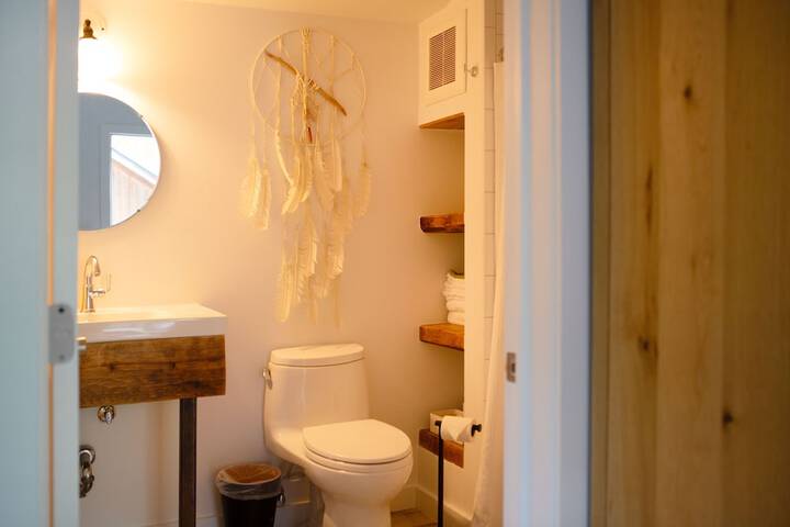 Woodstock Way Hotel