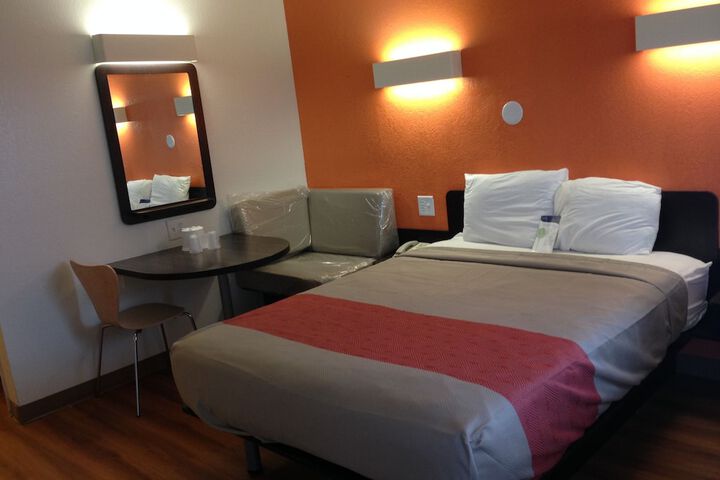 Room 17 of 57