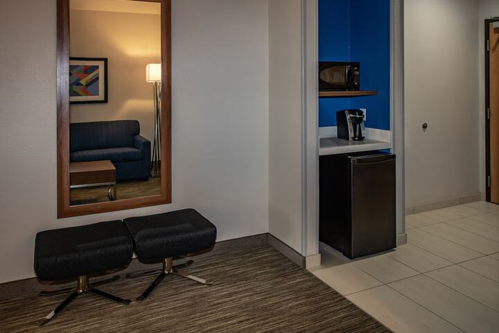 Room 93 of 135