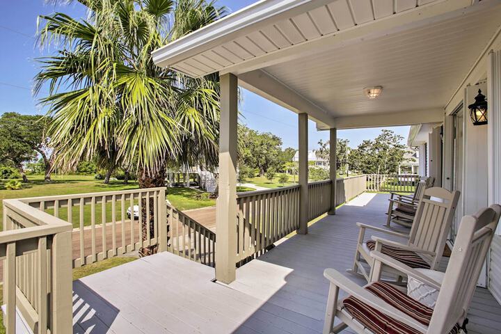 the Palm Bay St. Louis Home - Walk to Beach!