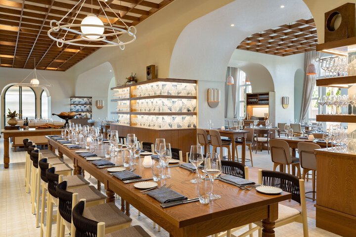 Dining 104 of 128