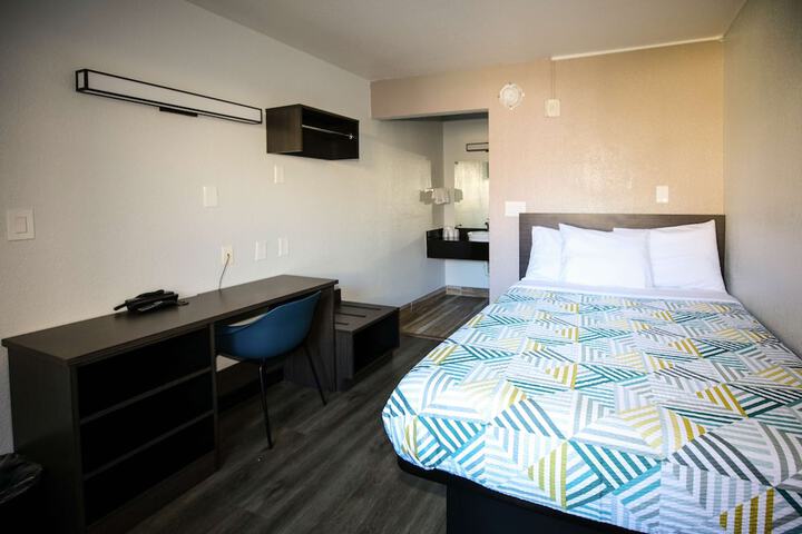 Room 27 of 35