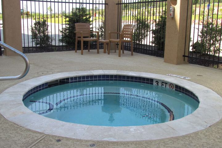 Hampton Inn & Suites Center