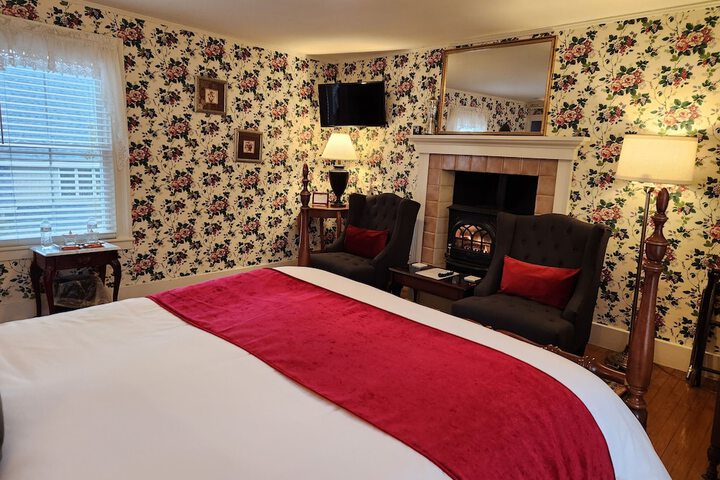 Room 35 of 73