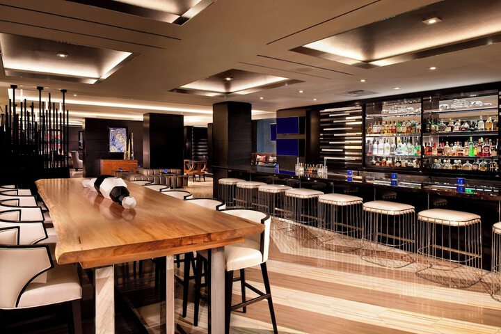 Lounge 94 of 108