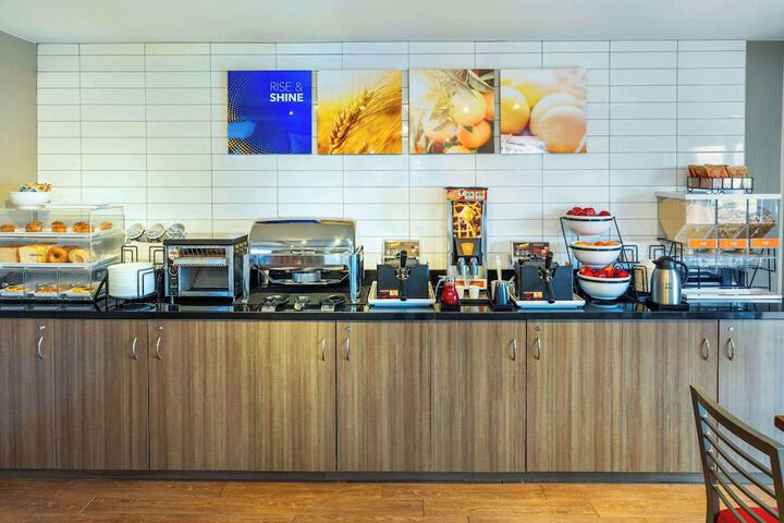 Breakfast/Coffee Service 67 of 68