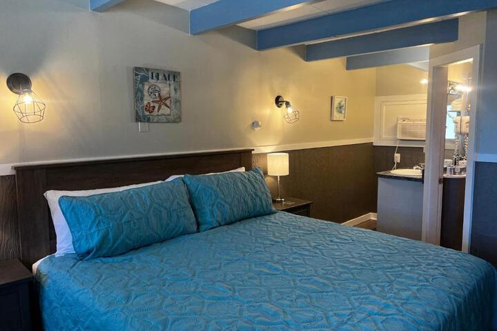 Claddagh Motel & Suites