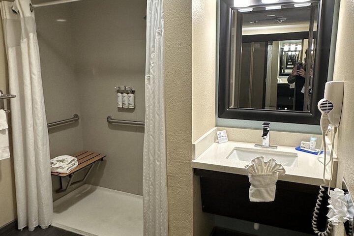 Room 62 of 99