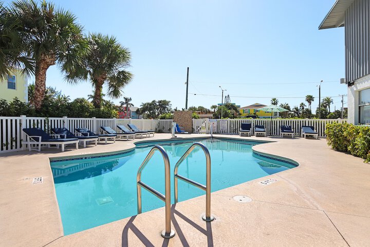 Pool 12 of 52