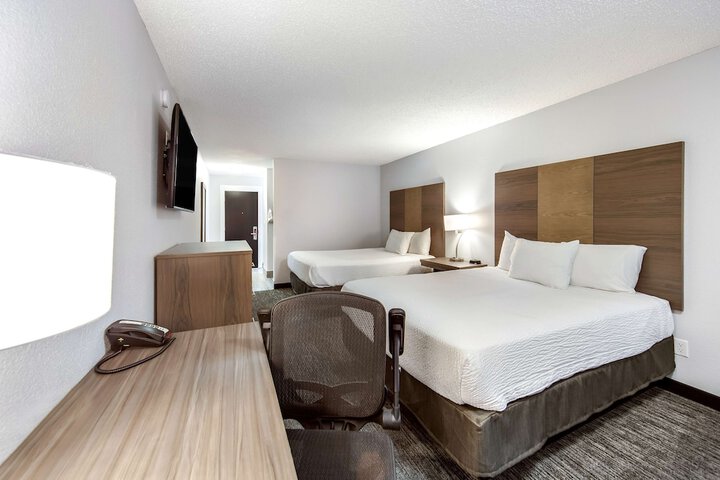 Room 9 of 32