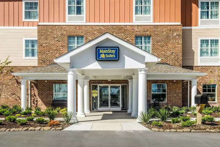 MainStay Suites Hackberry Sportsmans Lodge