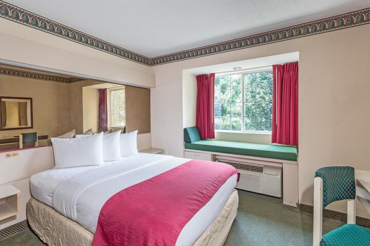 Room 22 of 42