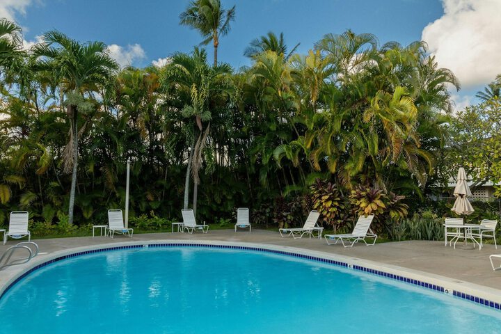 Plantation Hale Suites