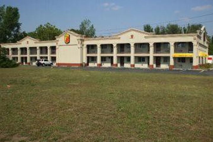 SUPER 8 BELLMAWR NJ PHILADELPH