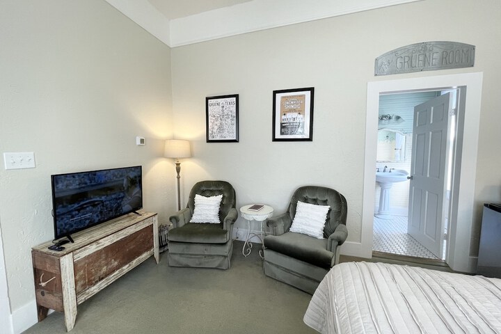 Room 28 of 150