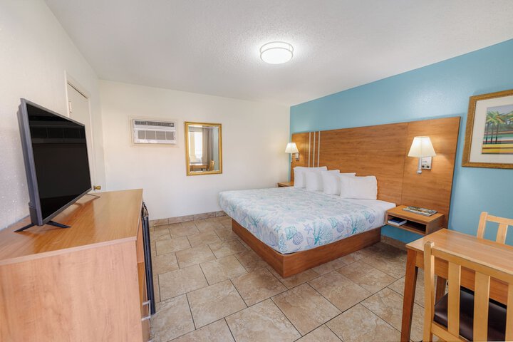 Dunes Inn & Suites