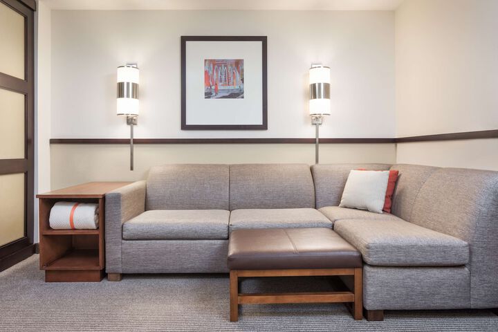 Room 9 of 21